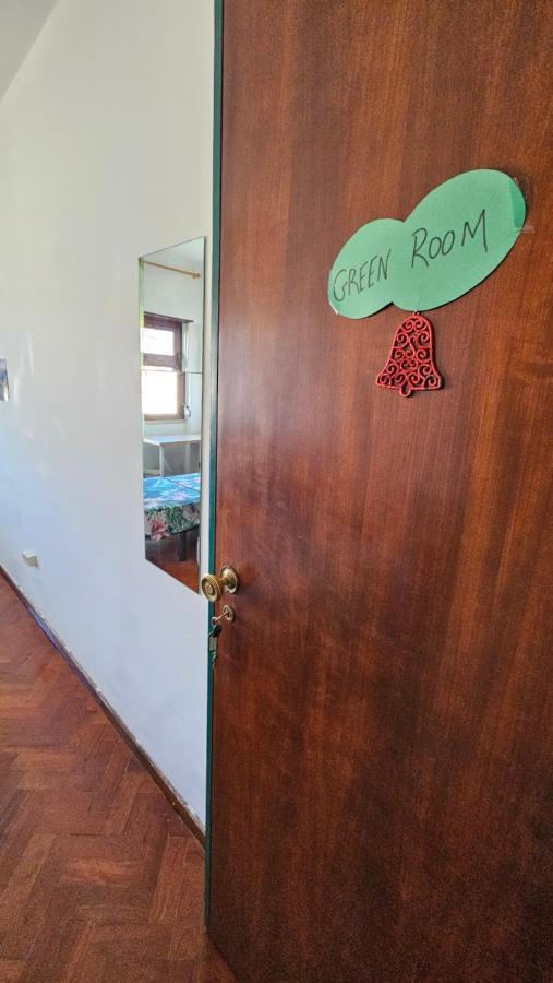 Homestay Single Or Double With Balcony Close To Alameda Metro! Lisbon