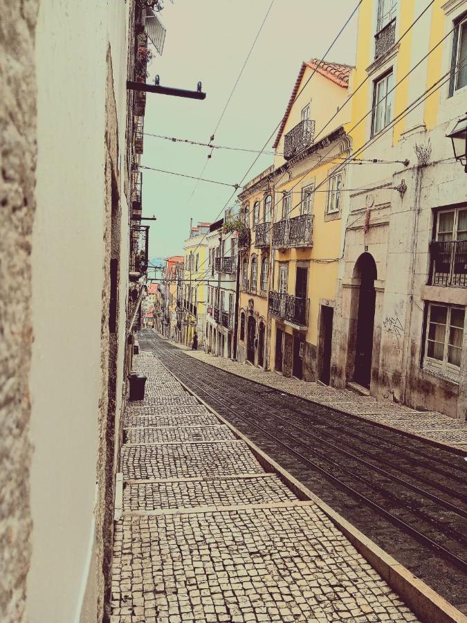 Bica Street Old Bar Into Studio Apartment *