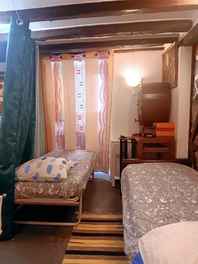 Bica Street Old Bar Into Studio Apartment