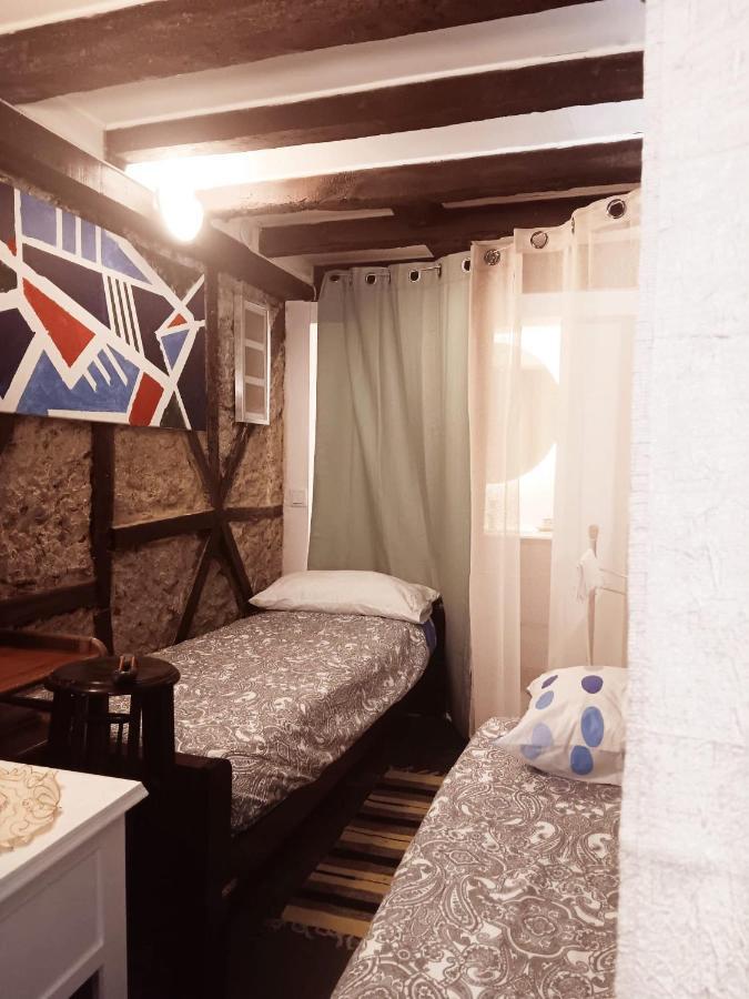 Bica Street Old Bar Into Studio Apartment