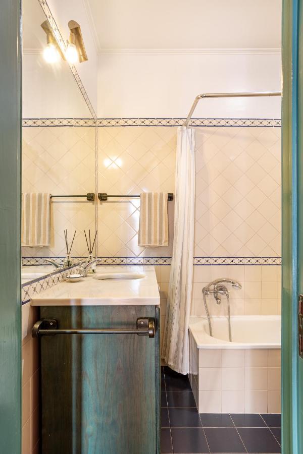 Apartment Joivy Vibrant 3-bed With Balcony Lisbon