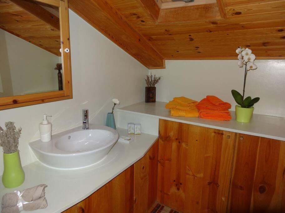 Charm And Fantastic View In A Fully Equipped In Center * Lisbon