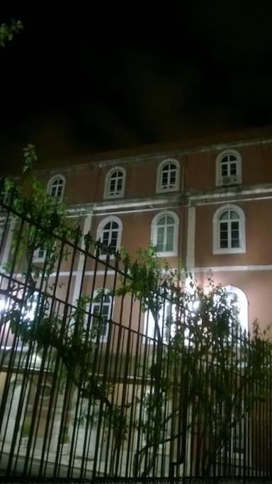 Charm And Fantastic View In A Fully Equipped In Center Lisbon