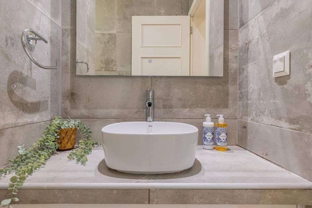 Apartment Cactus Terrace And Liberdade - By Feeling *