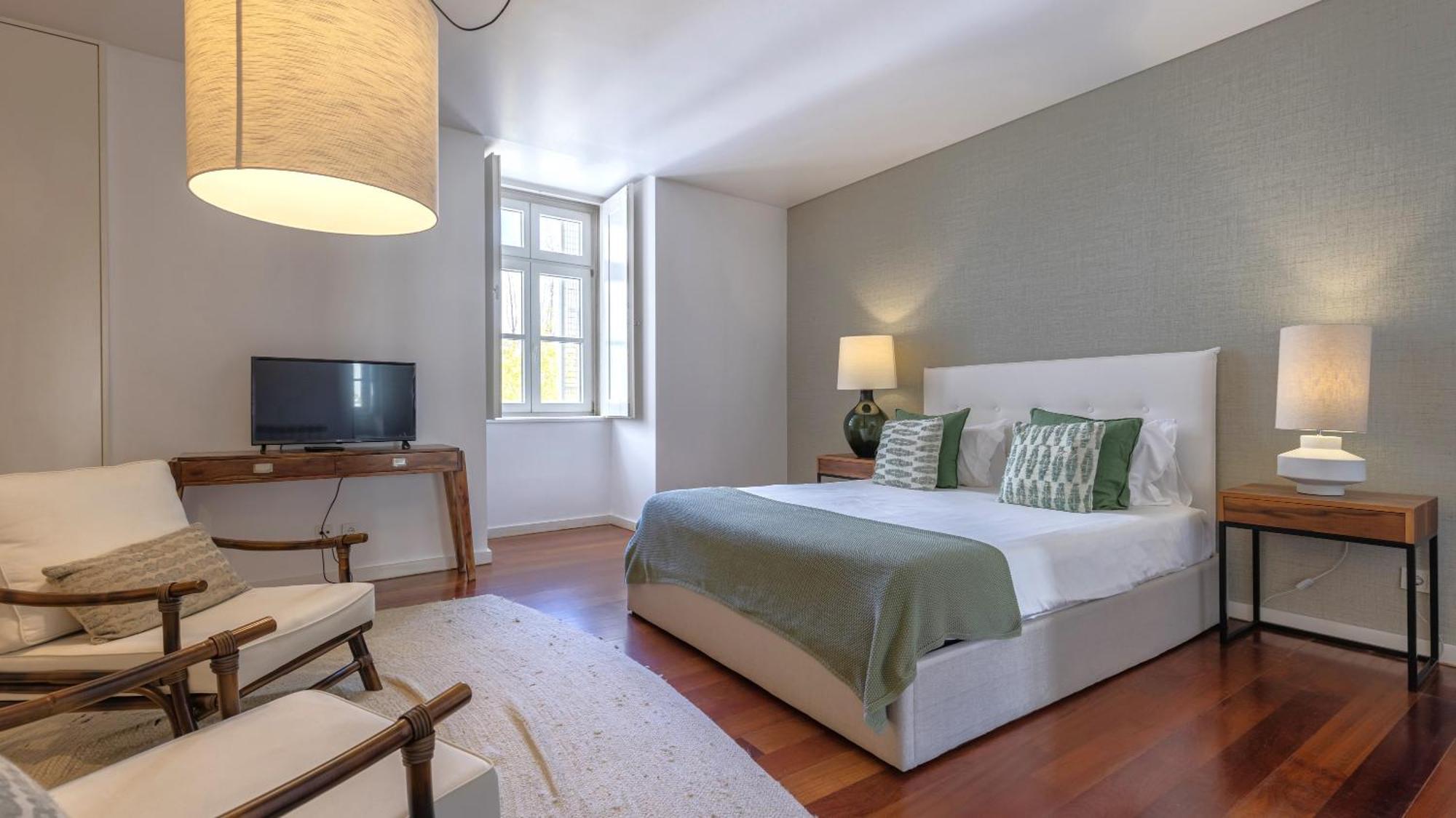 Lovelystay - Chiado 3bedroom Wonder Apartment Lisbon
