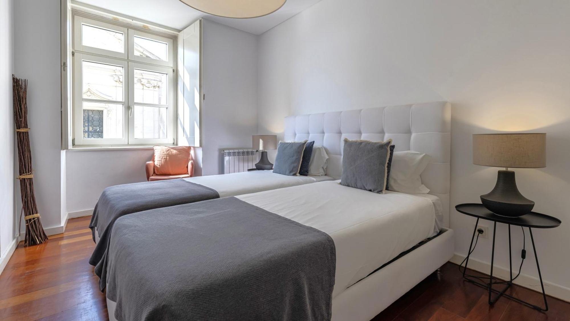 Lovelystay - Chiado 3bedroom Wonder Apartment Lisbon