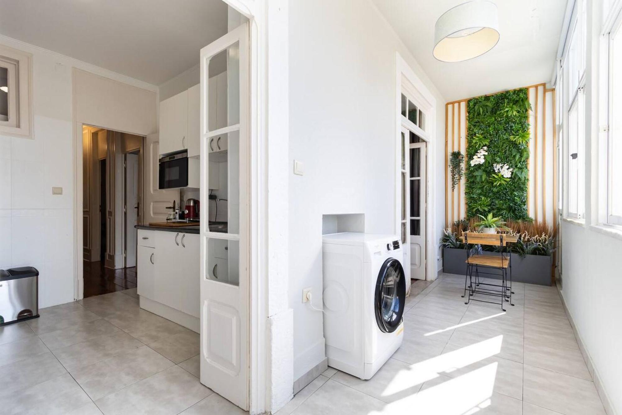 Spacious In 120 M² Fireplace