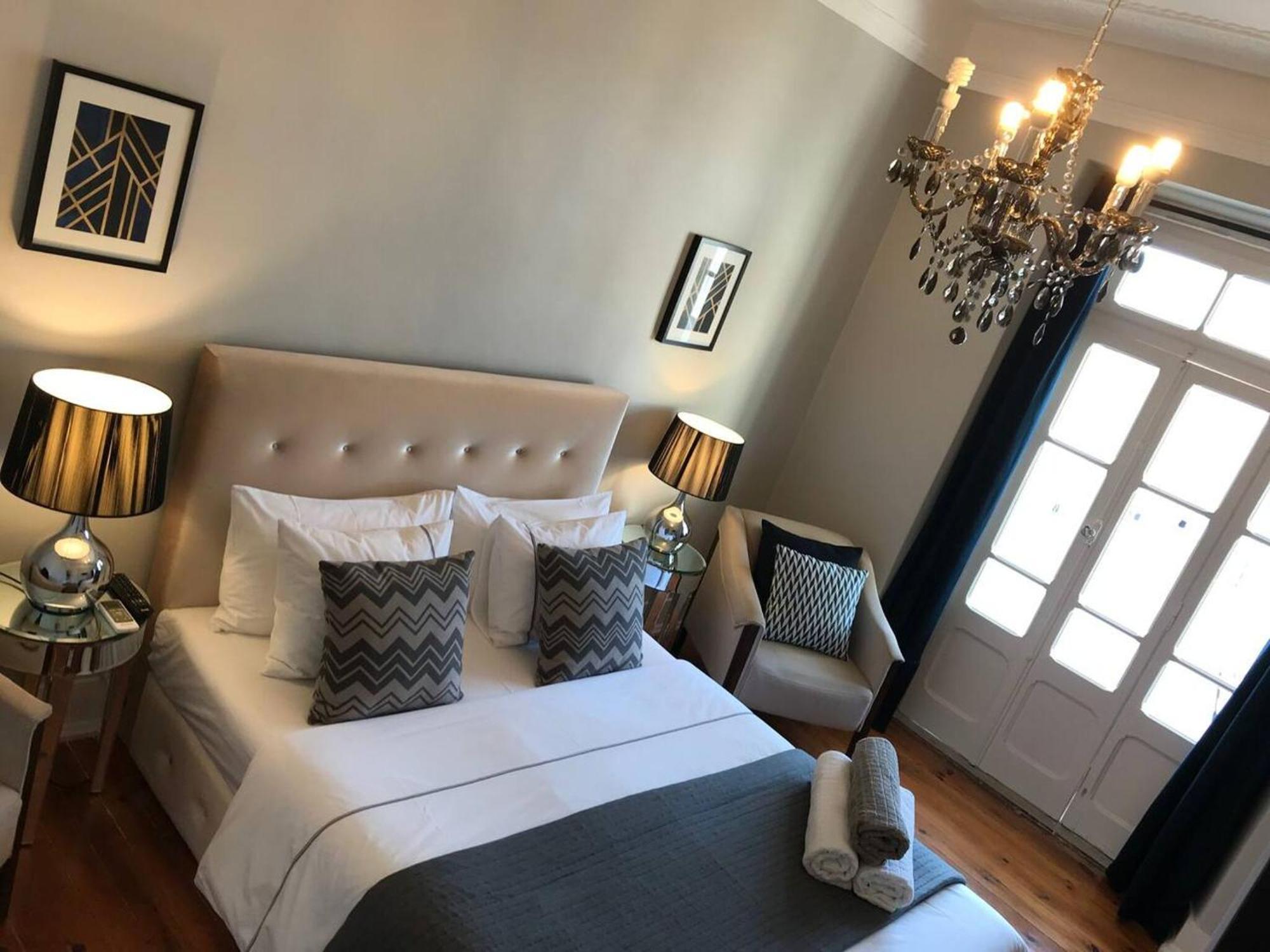 Spacious In 120 M² Fireplace * Lisbon