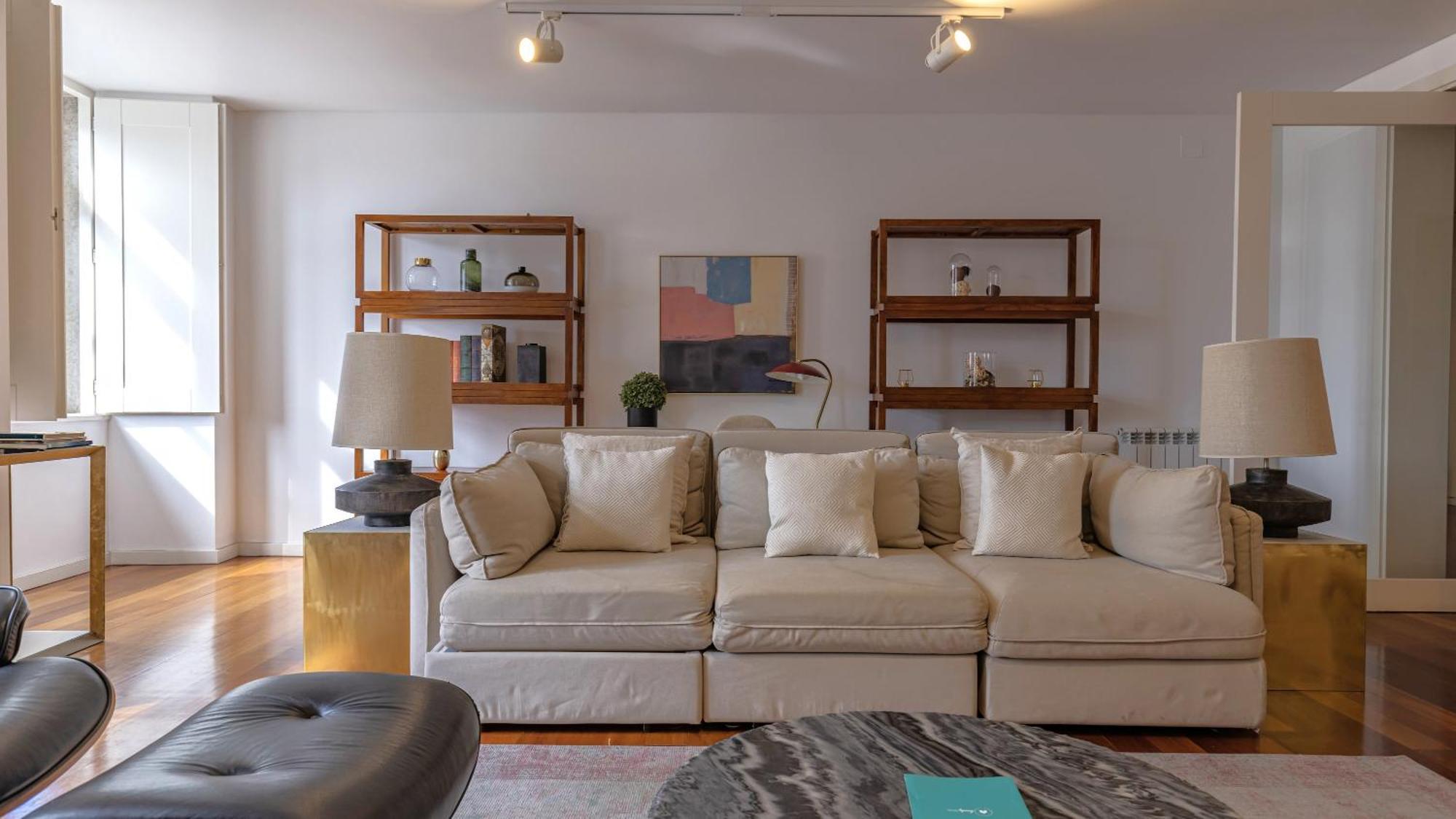 Lovelystay - Chiado 3bedroom Wonder Apartment Lisbon