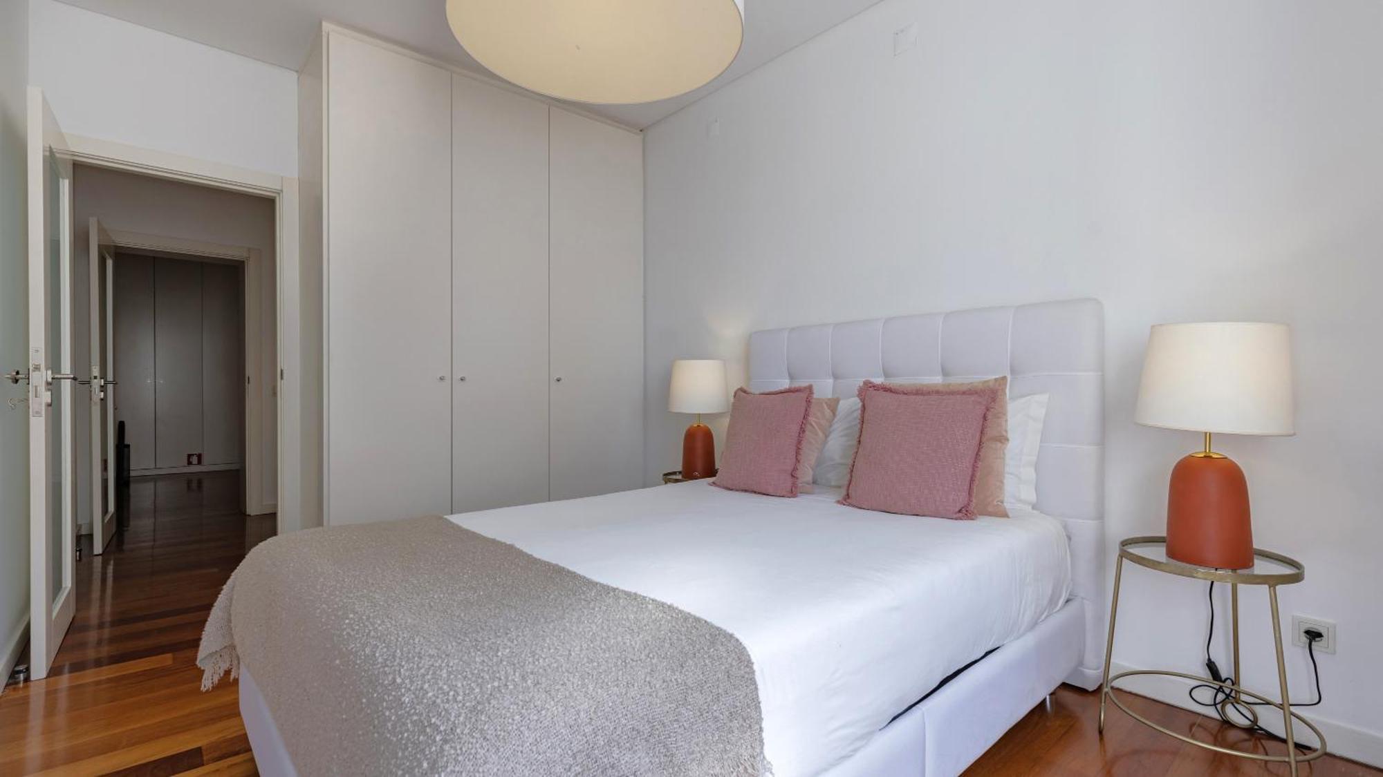 Lovelystay - Chiado 3bedroom Wonder Lisbon