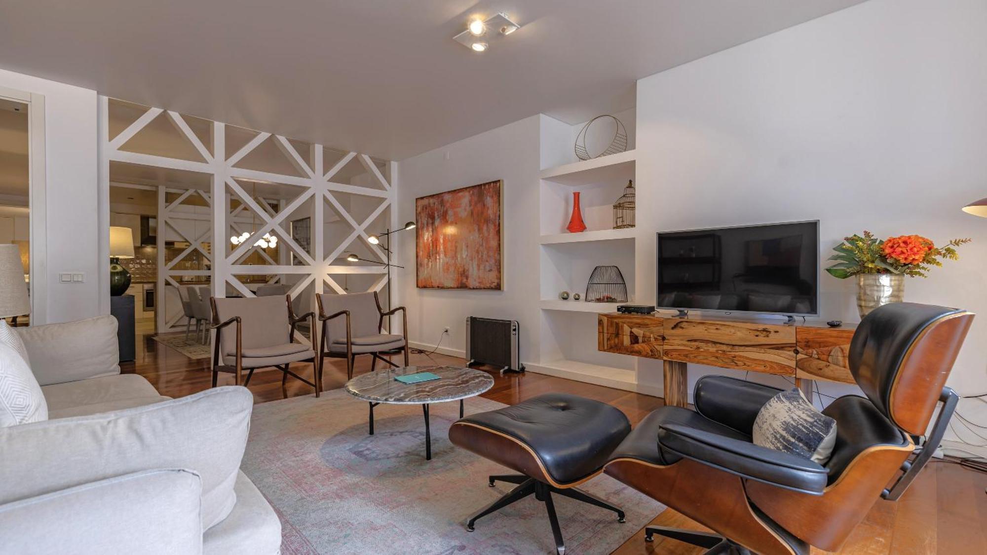 Lovelystay - Chiado 3bedroom Wonder Apartment *