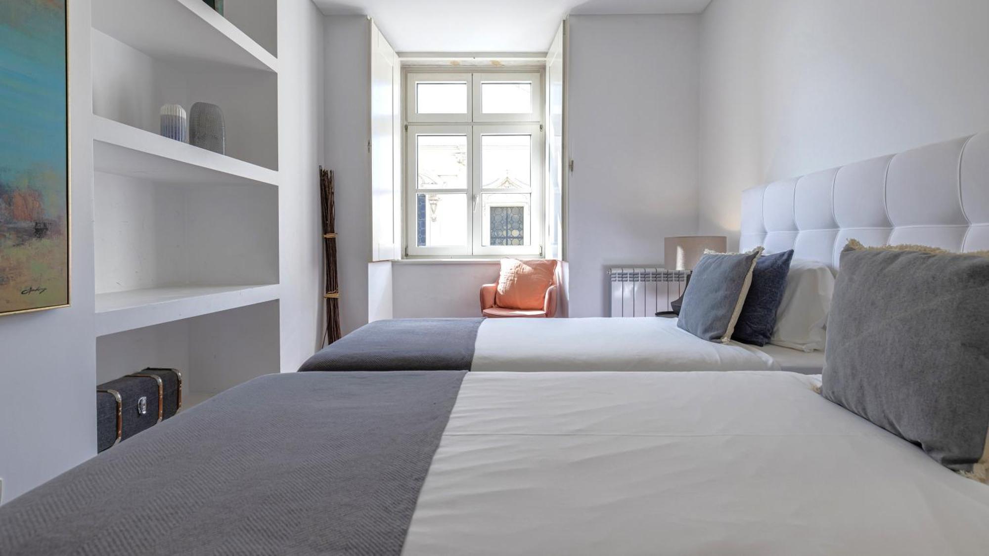 Lovelystay - Chiado 3bedroom Wonder *