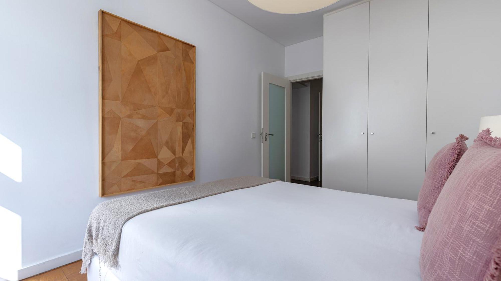 Apartment Lovelystay - Chiado 3bedroom Wonder