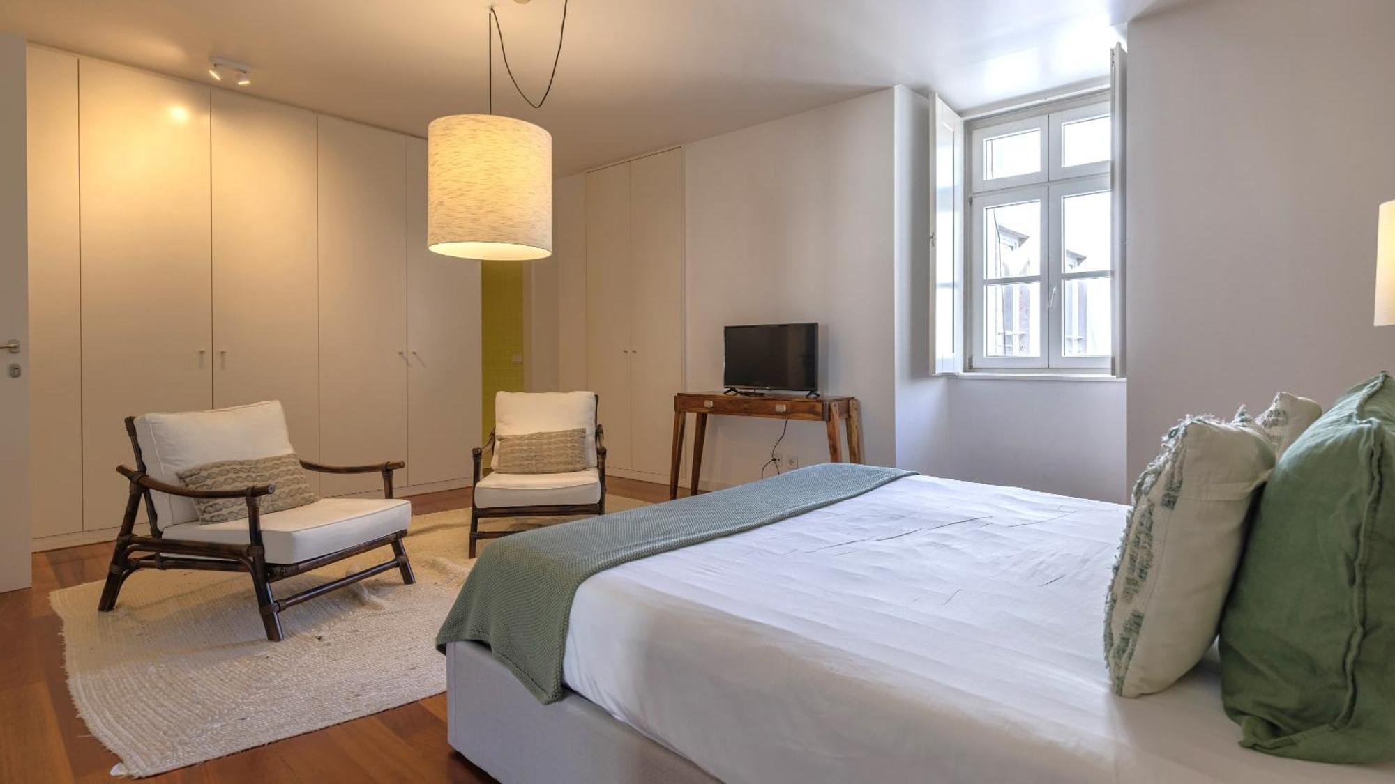 Lovelystay - Chiado 3bedroom Wonder Apartment Lisbon