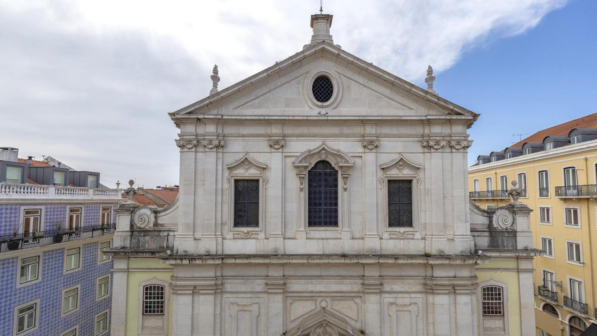 Lovelystay - Chiado 3bedroom Wonder