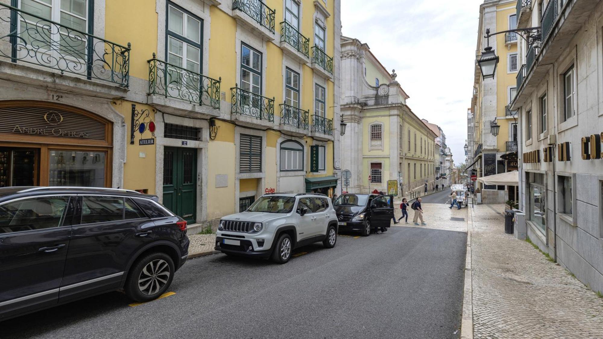 Lovelystay - Chiado 3bedroom Wonder * Lisbon
