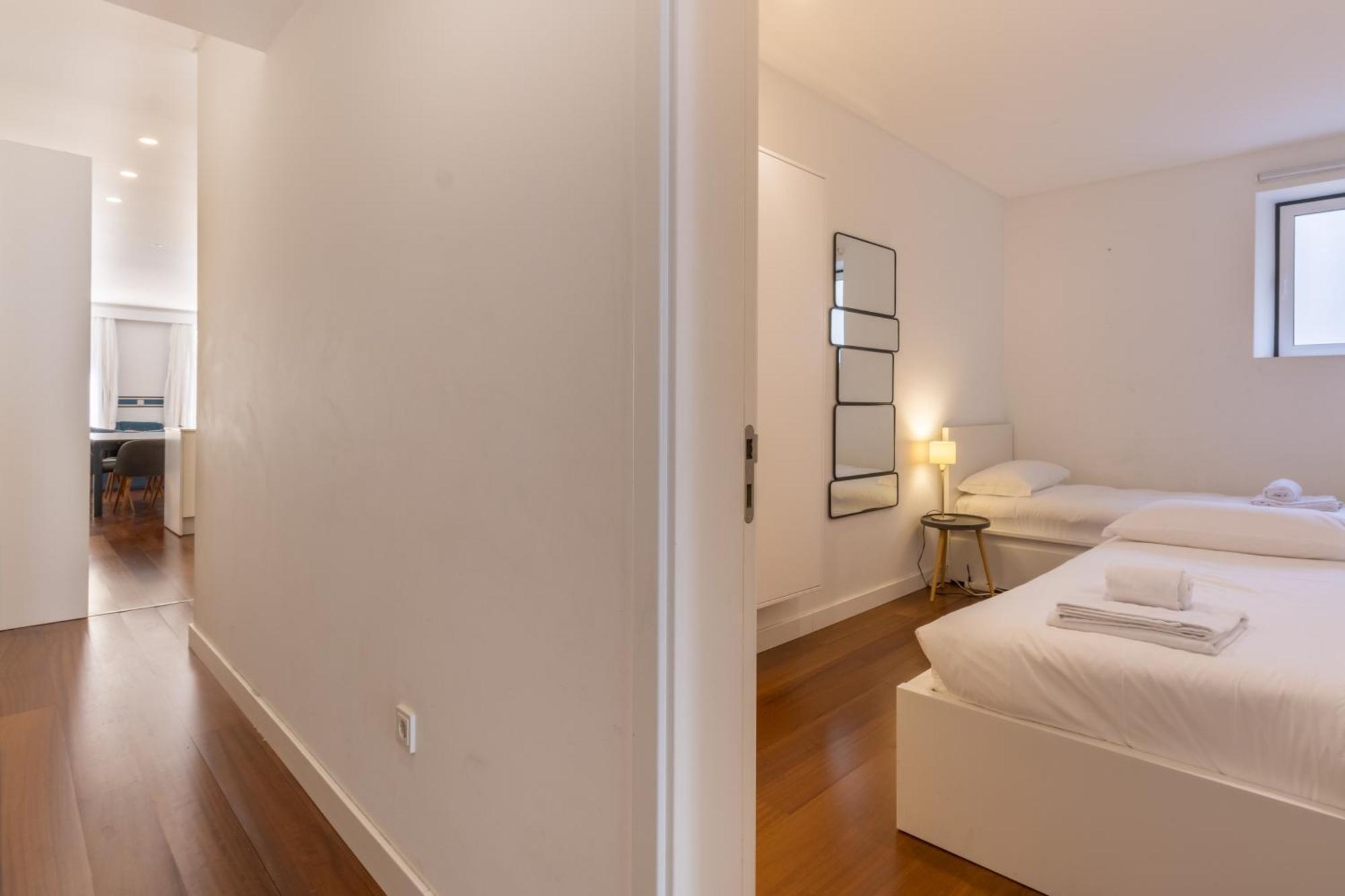 Modern 3br, Terrace, Ac/heating & Self Check-in Apartment