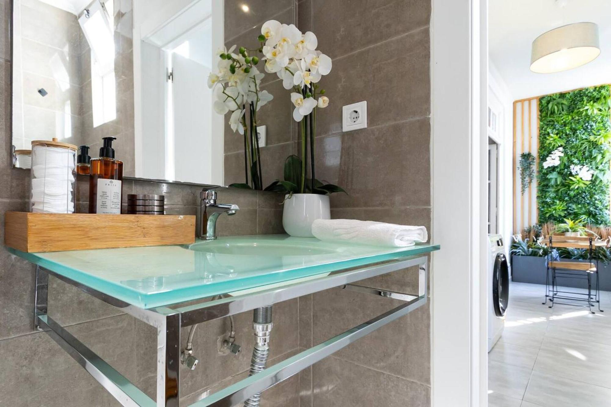 Spacious In 120 M² Fireplace Apartment Lisbon