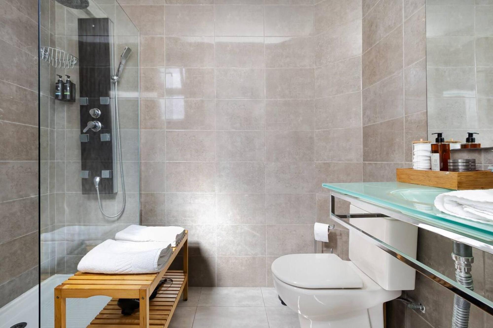 Spacious In 120 M² Fireplace * Lisbon