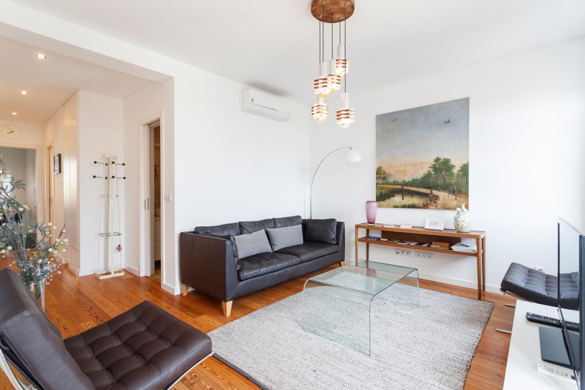 Cortes In Historic Neighborhood Apartment *