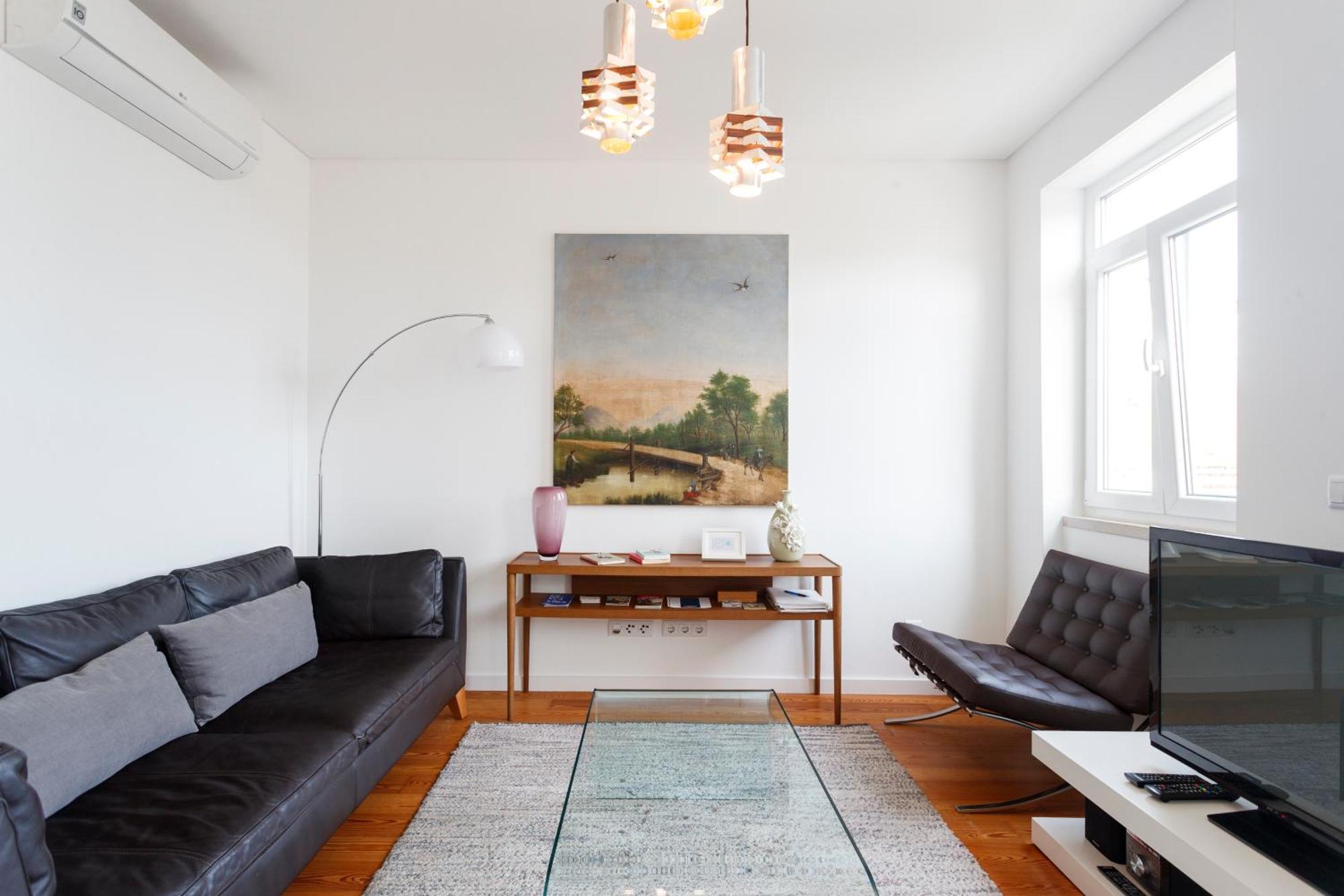 Apartment Cortes In Historic Neighborhood Lisbon