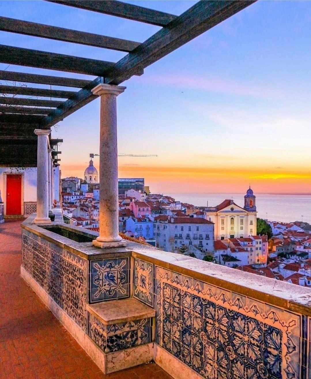 Alfama Historical 3 Bedroom Duplex Apartment Lisbon