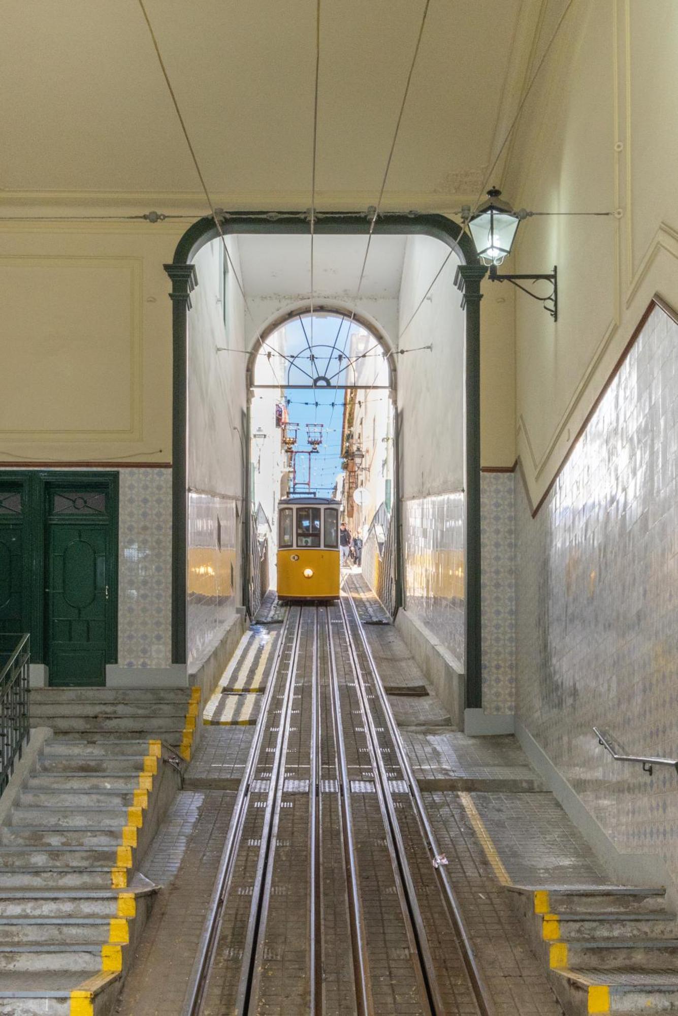 Apartment Modern 3br, Terrace, Ac/heating & Self Check-in Lisbon