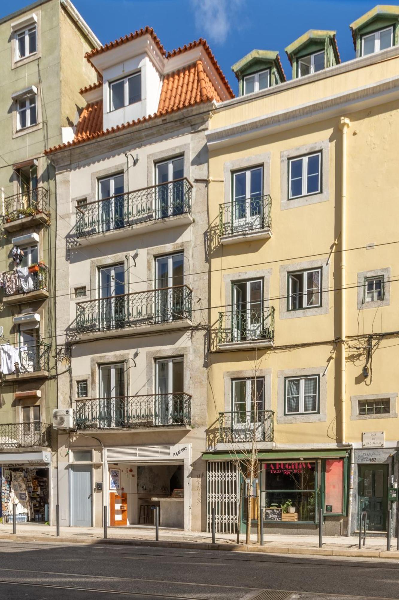 Modern 3br, Terrace, Ac/heating & Self Check-in Apartment *