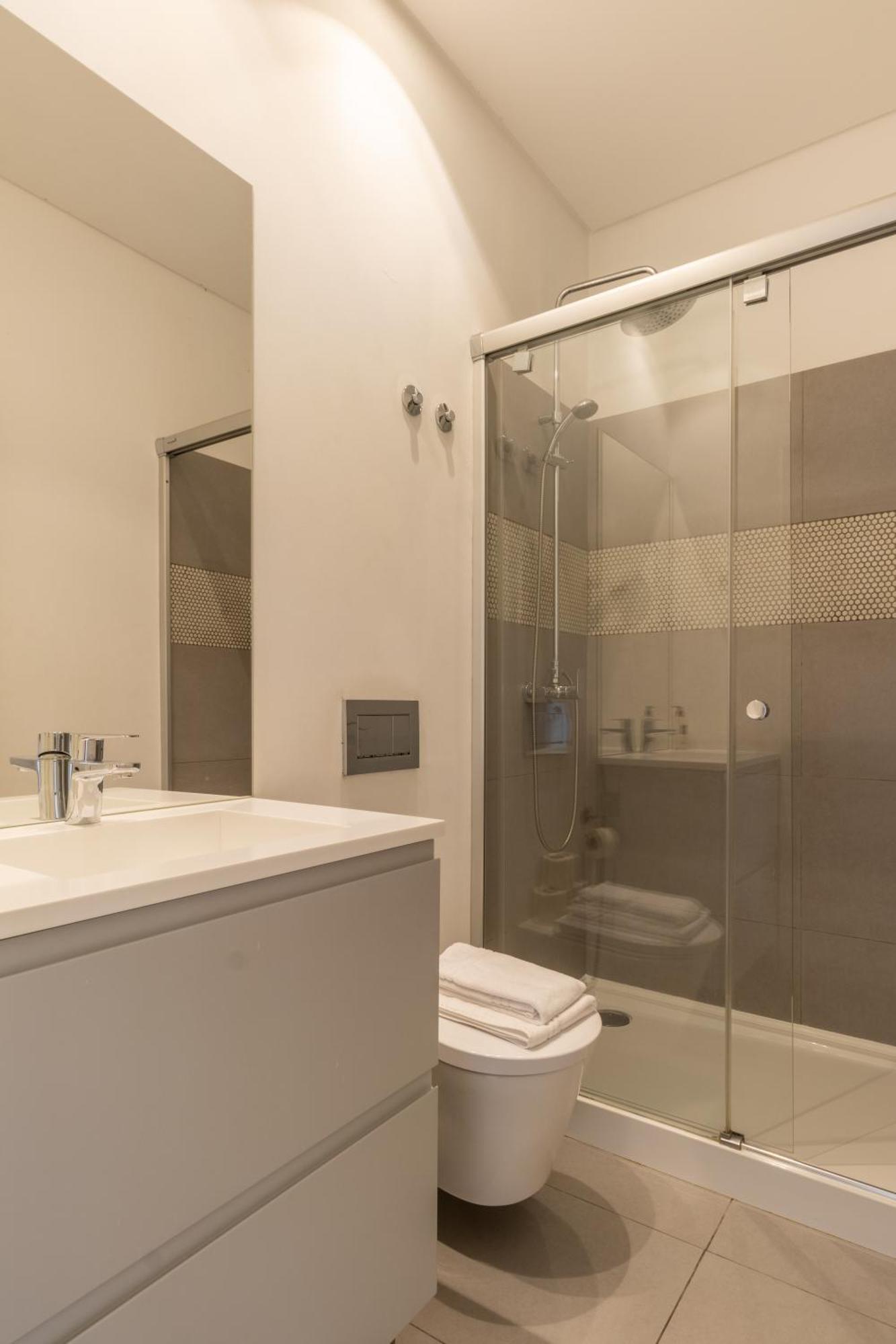 Apartment Modern 3br, Terrace, Ac/heating & Self Check-in *
