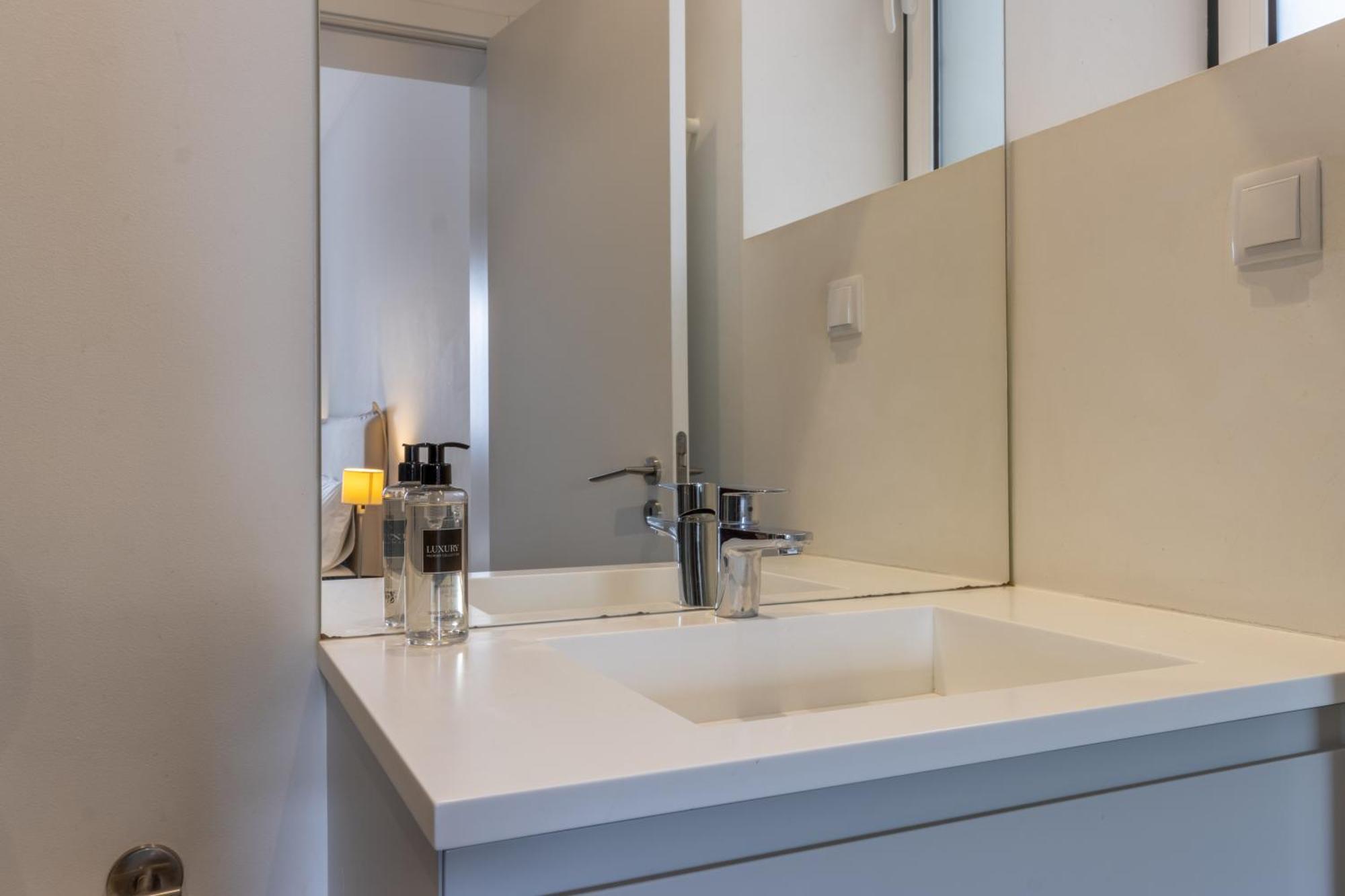 Modern 3br, Terrace, Ac/heating & Self Check-in * Lisbon