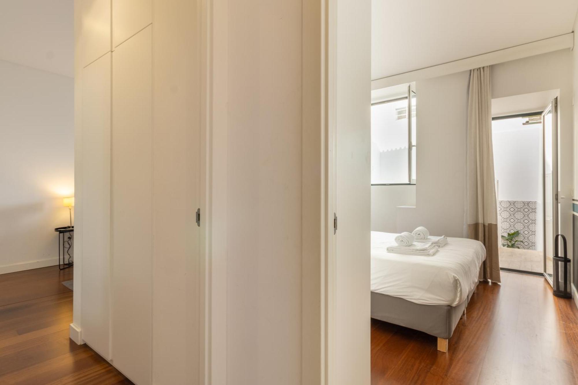 Modern 3br, Terrace, Ac/heating & Self Check-in