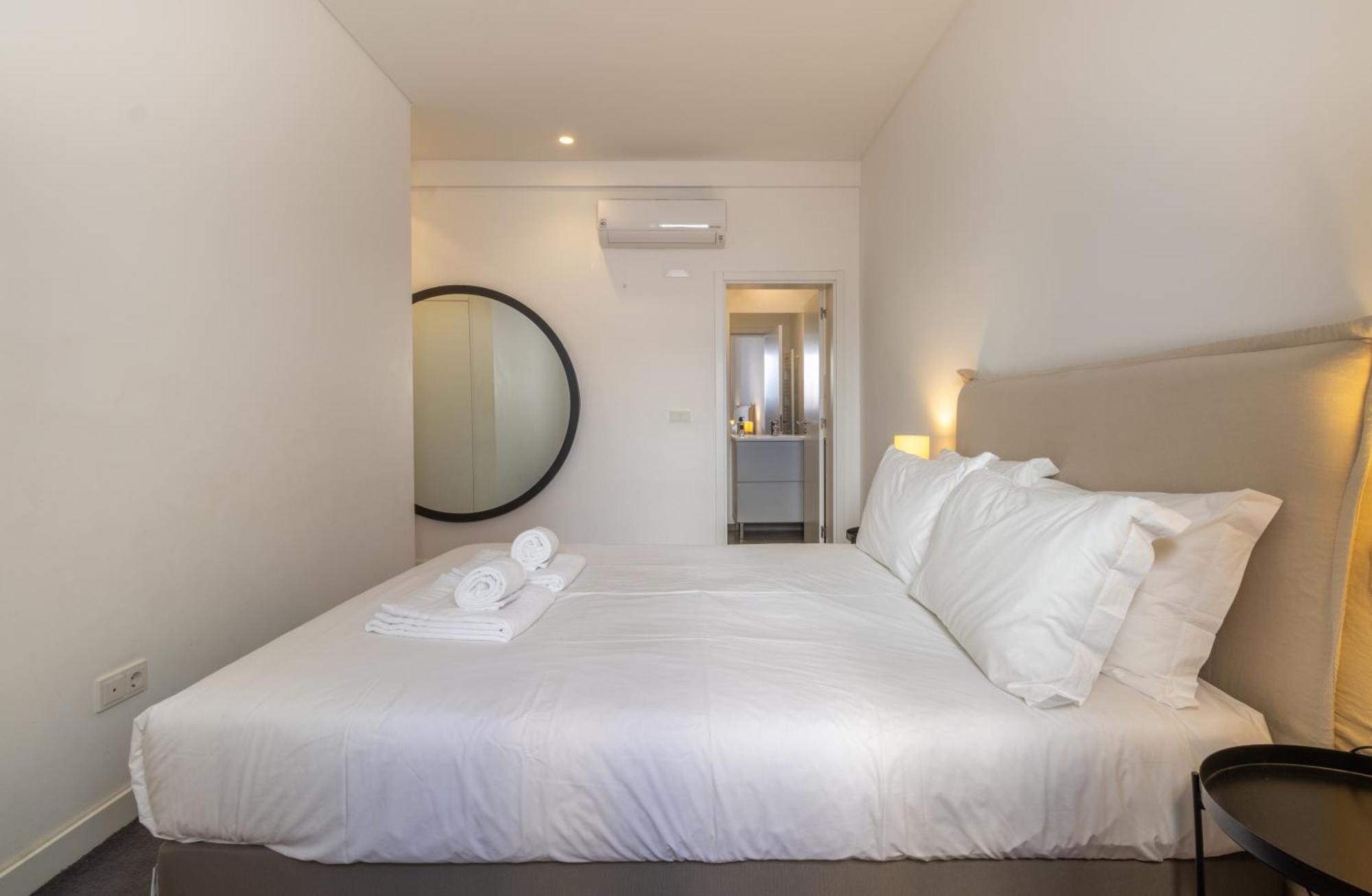 Modern 3br, Terrace, Ac/heating & Self Check-in