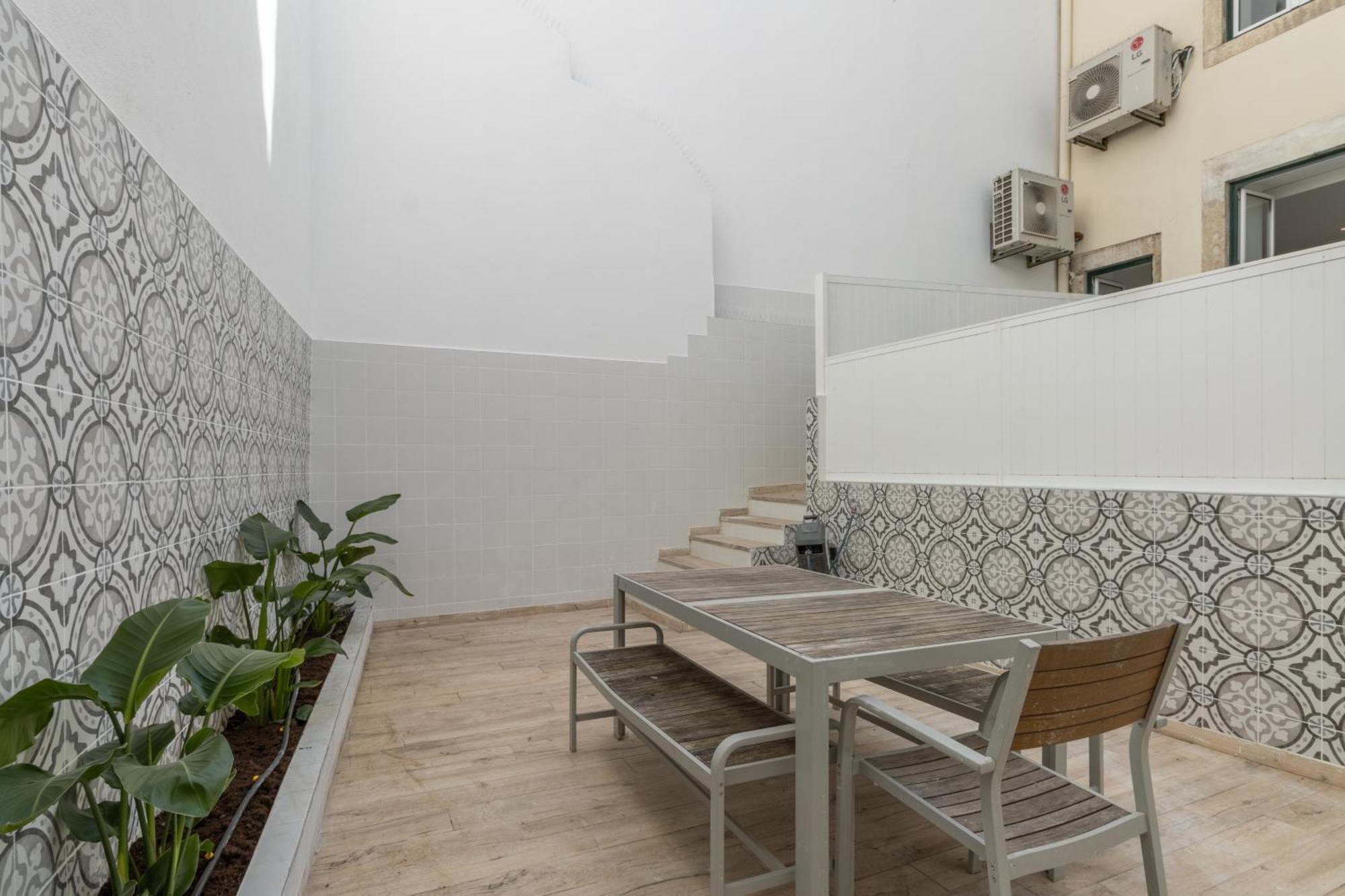 Modern 3br, Terrace, Ac/heating & Self Check-in Apartment Lisbon