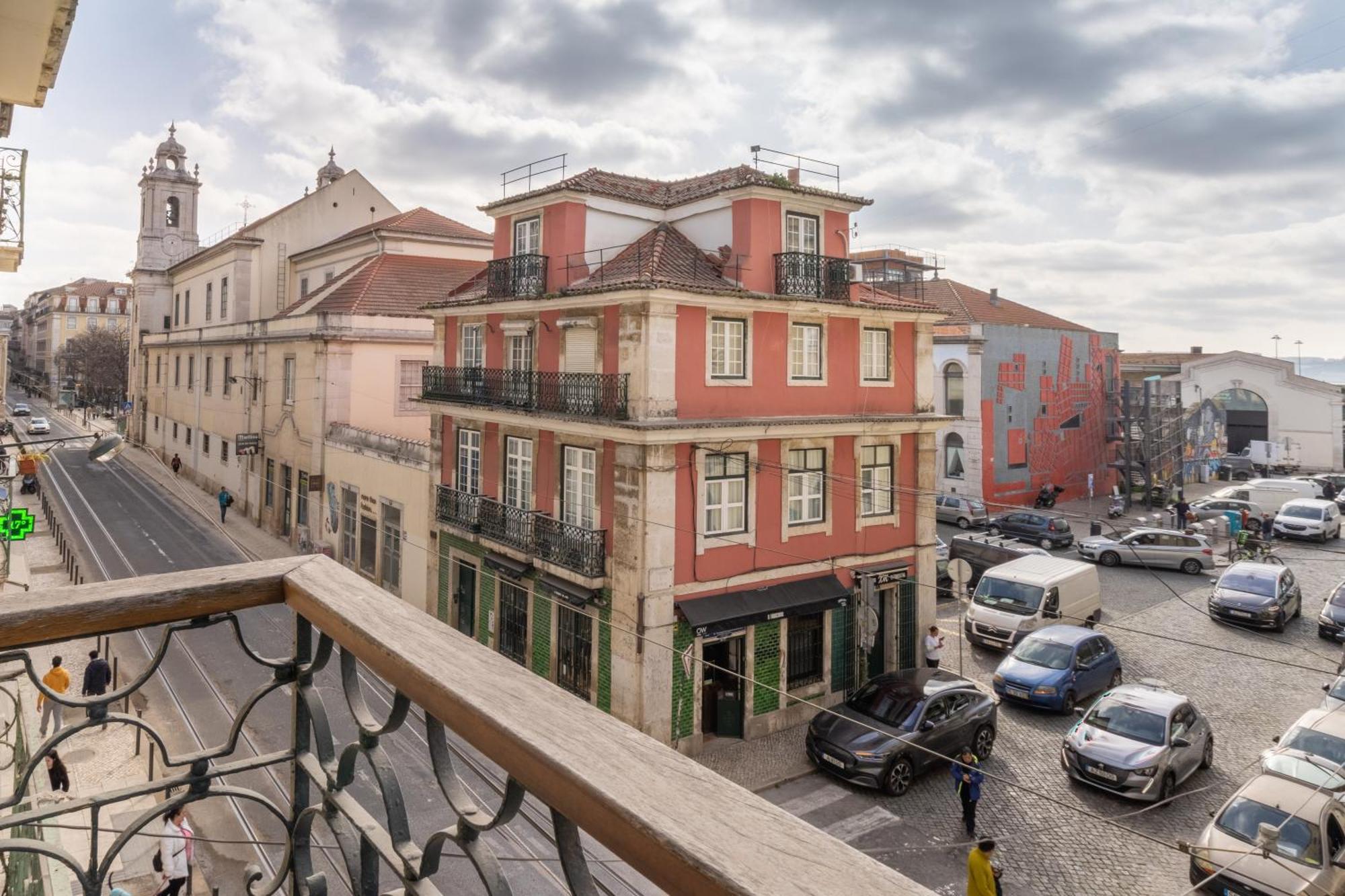Modern 3br, Terrace, Ac/heating & Self Check-in Apartment *