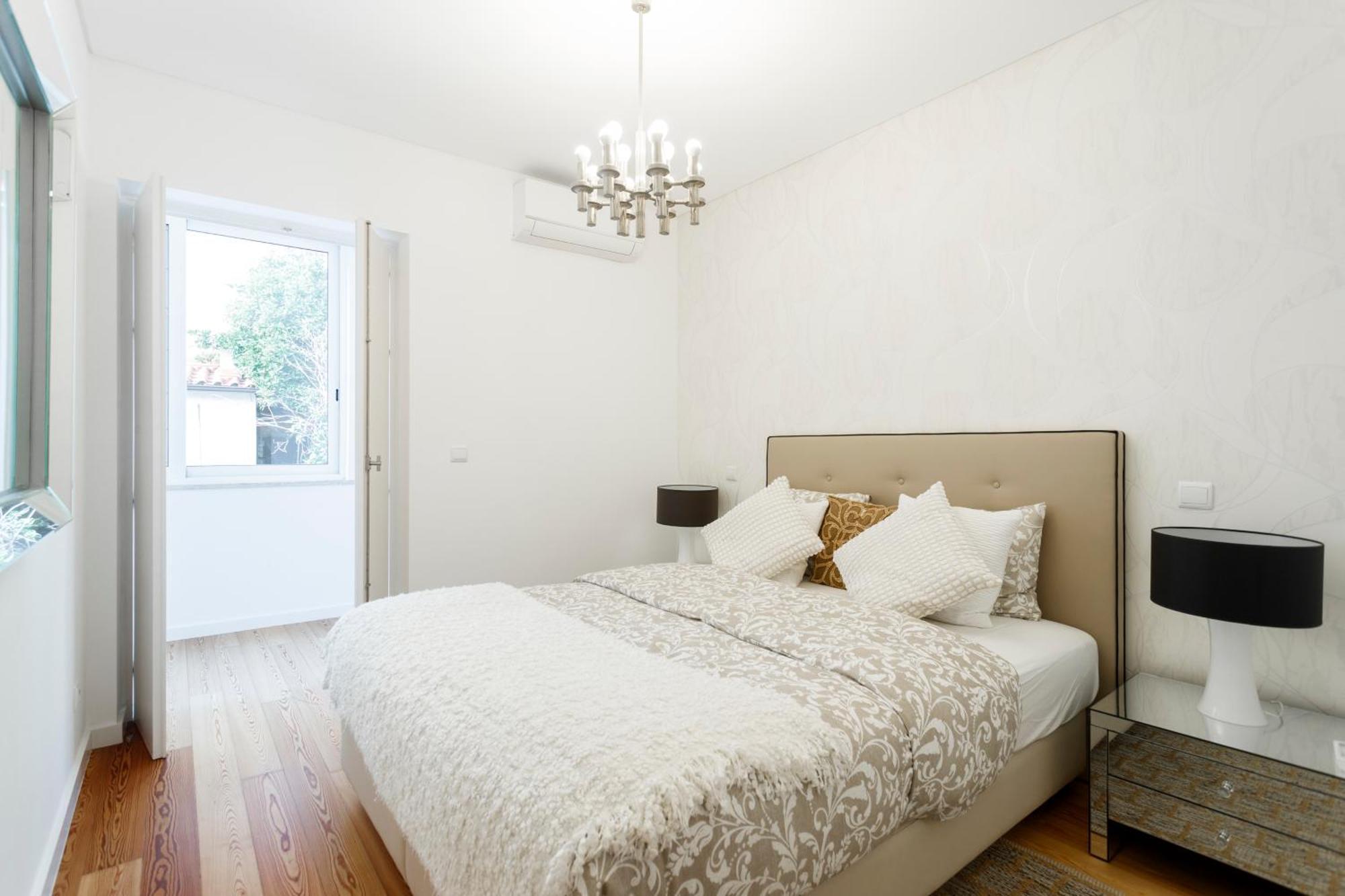 Cortes In Historic Neighborhood Apartment *