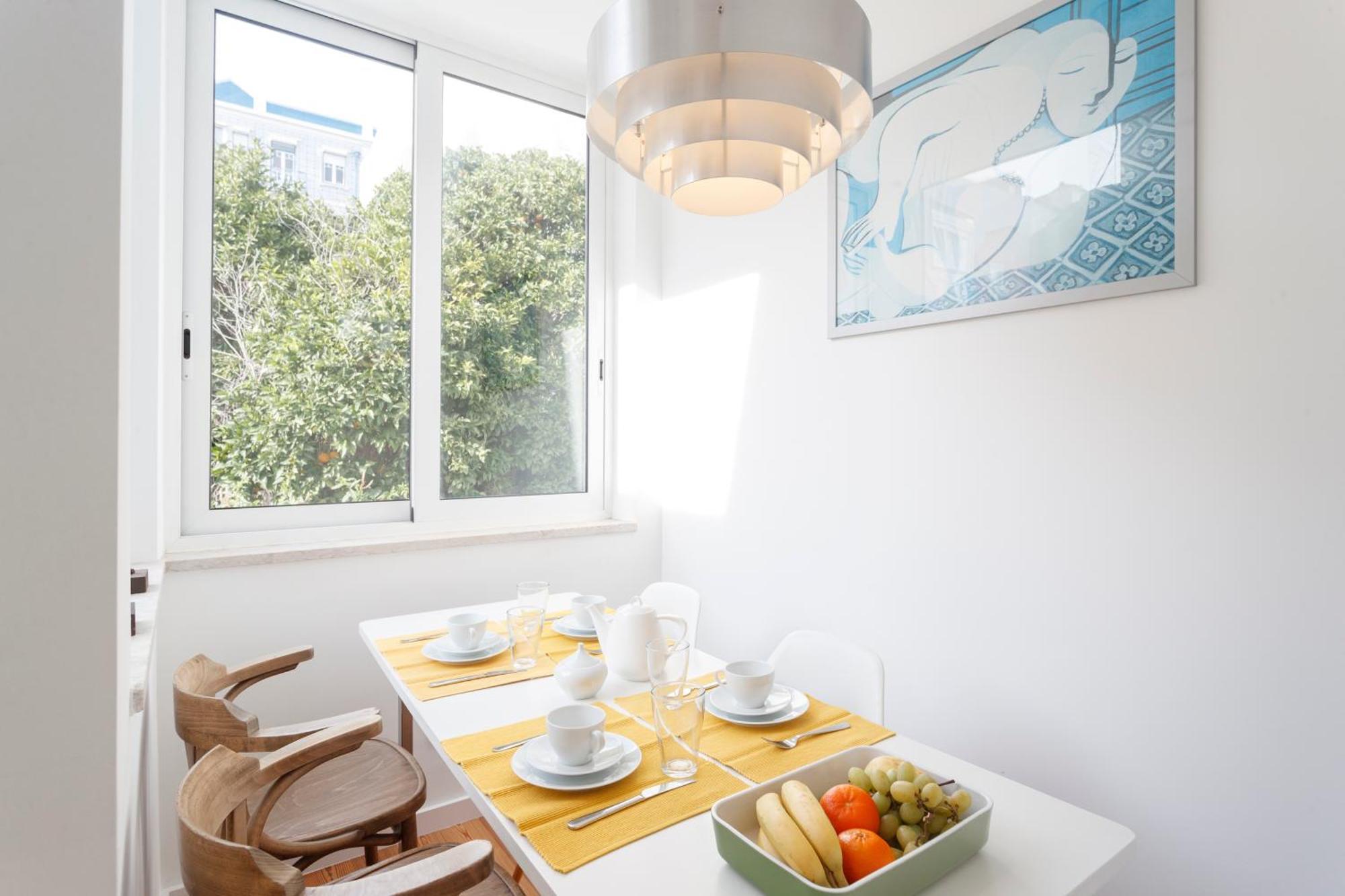 Apartment Cortes In Historic Neighborhood