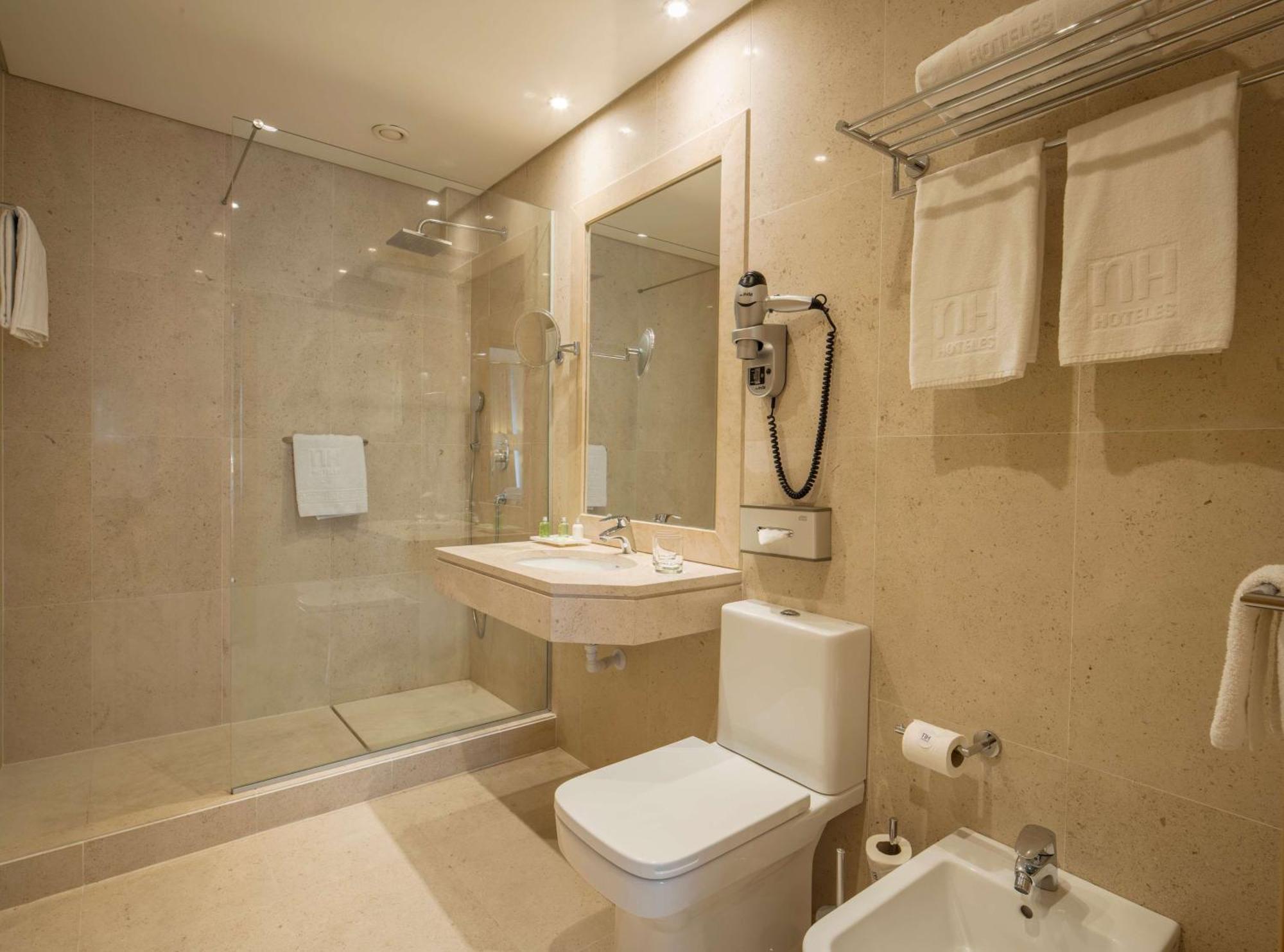 Hotel Nh Campo Grande 4*