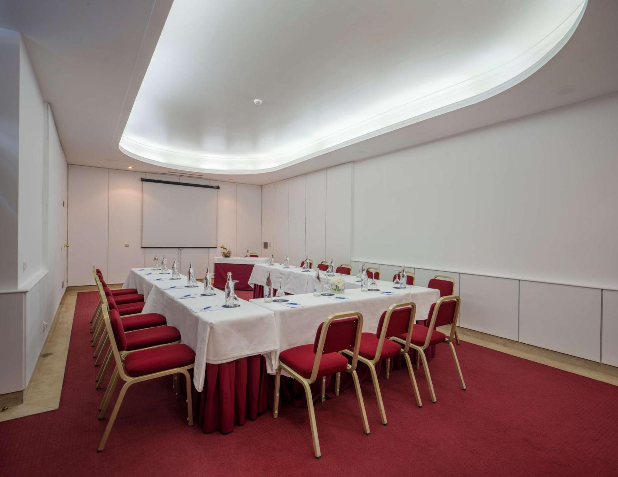 Nh Campo Grande Hotel 4*