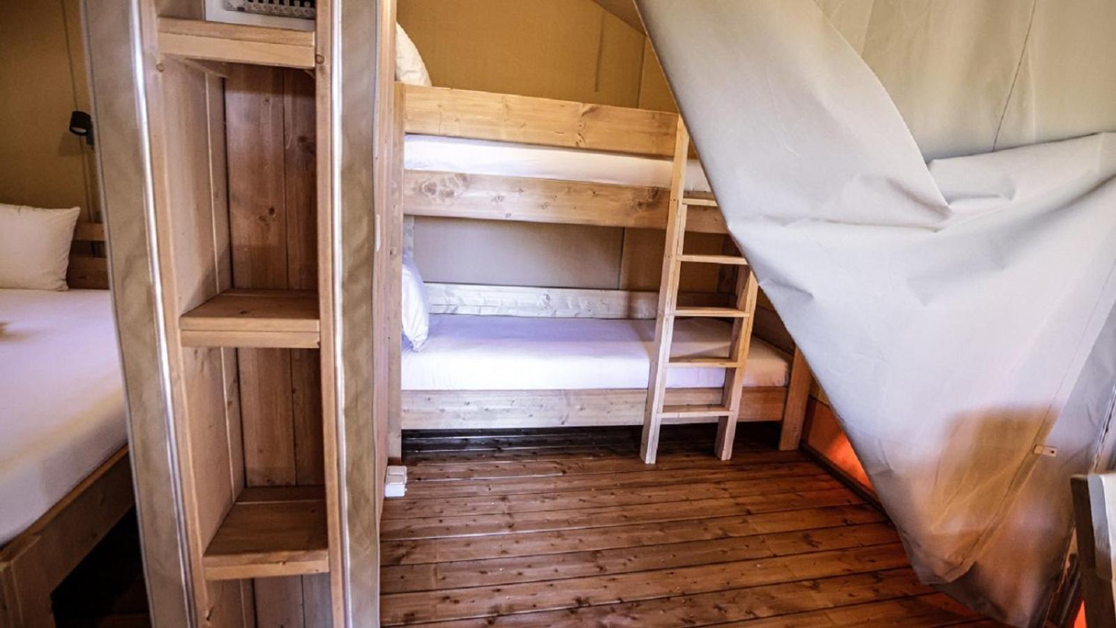 Parque de Campismo Lisboa Bungalows 4*
