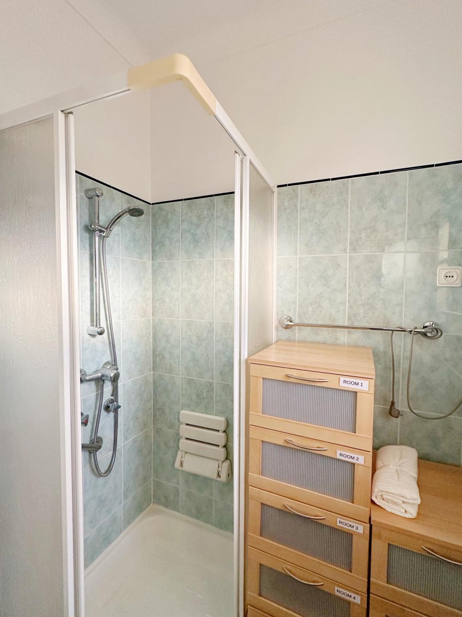 Soar I Urban Nest - Near Airport & Park Homestay *