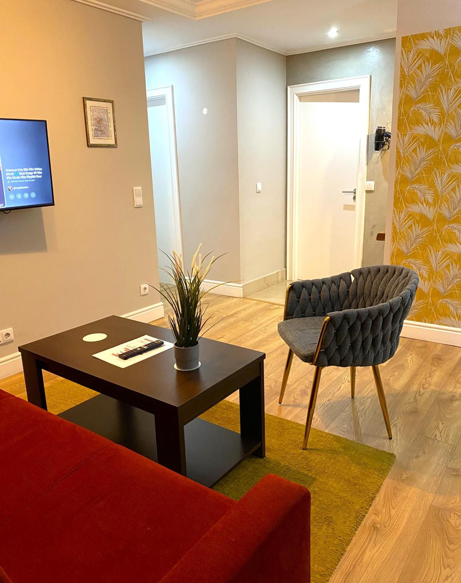 Colmeia Apartment *