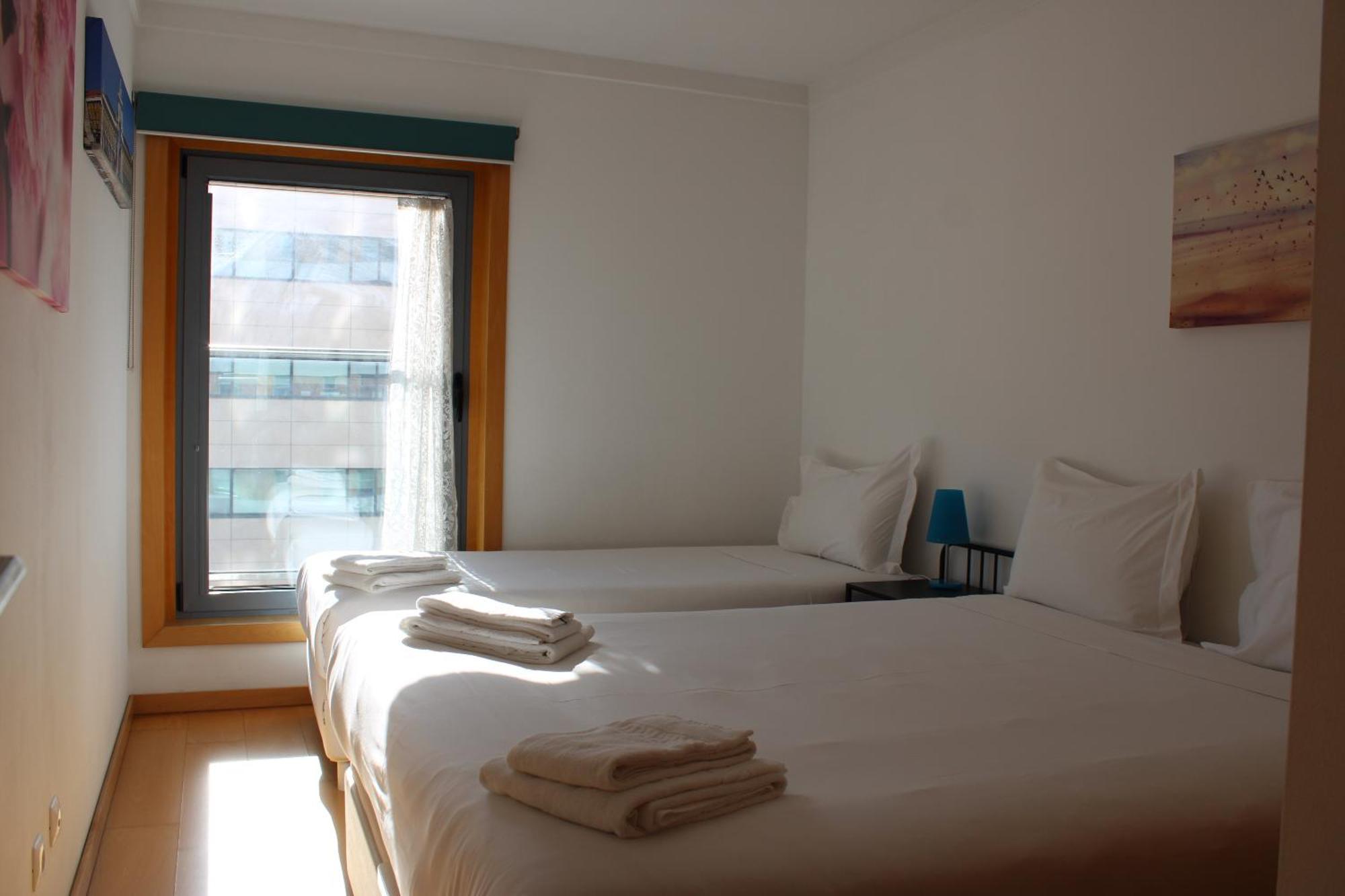 Apartment Parque Nacoes River View ,free Wifi Lisbon
