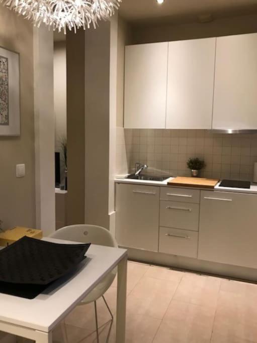 Cosy And Renewed T2 In Campolide - 1d Apartamento