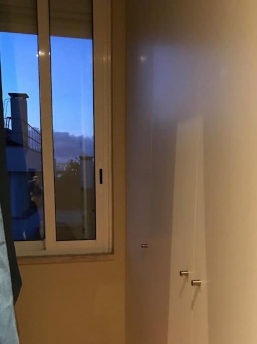 Apartamento Cosy And Renewed T2 In Campolide - 1d *