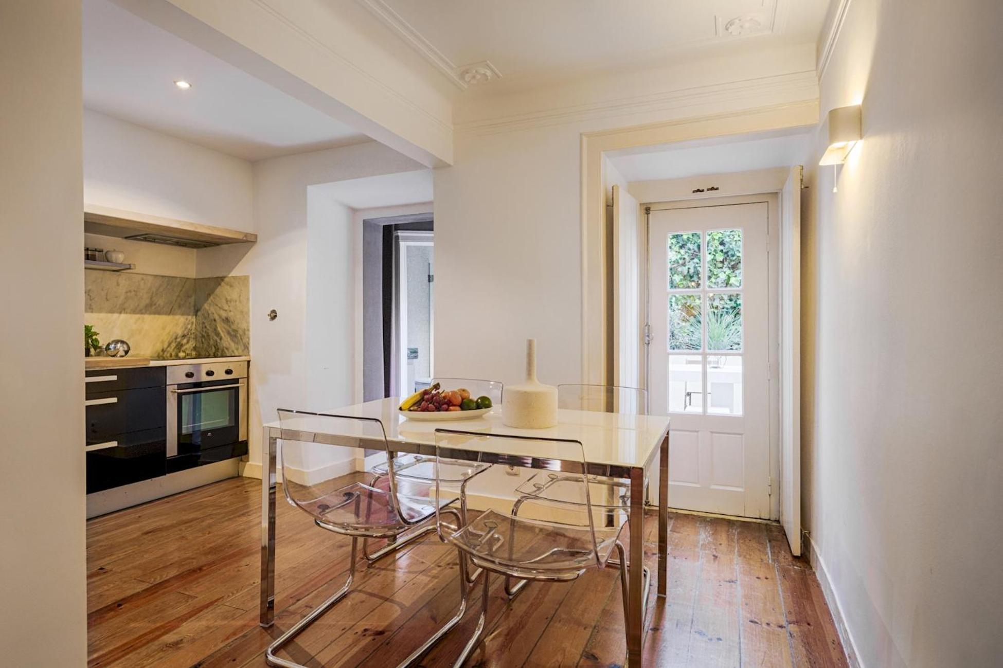 Romantic Gem In Santos Apartment Lisbon