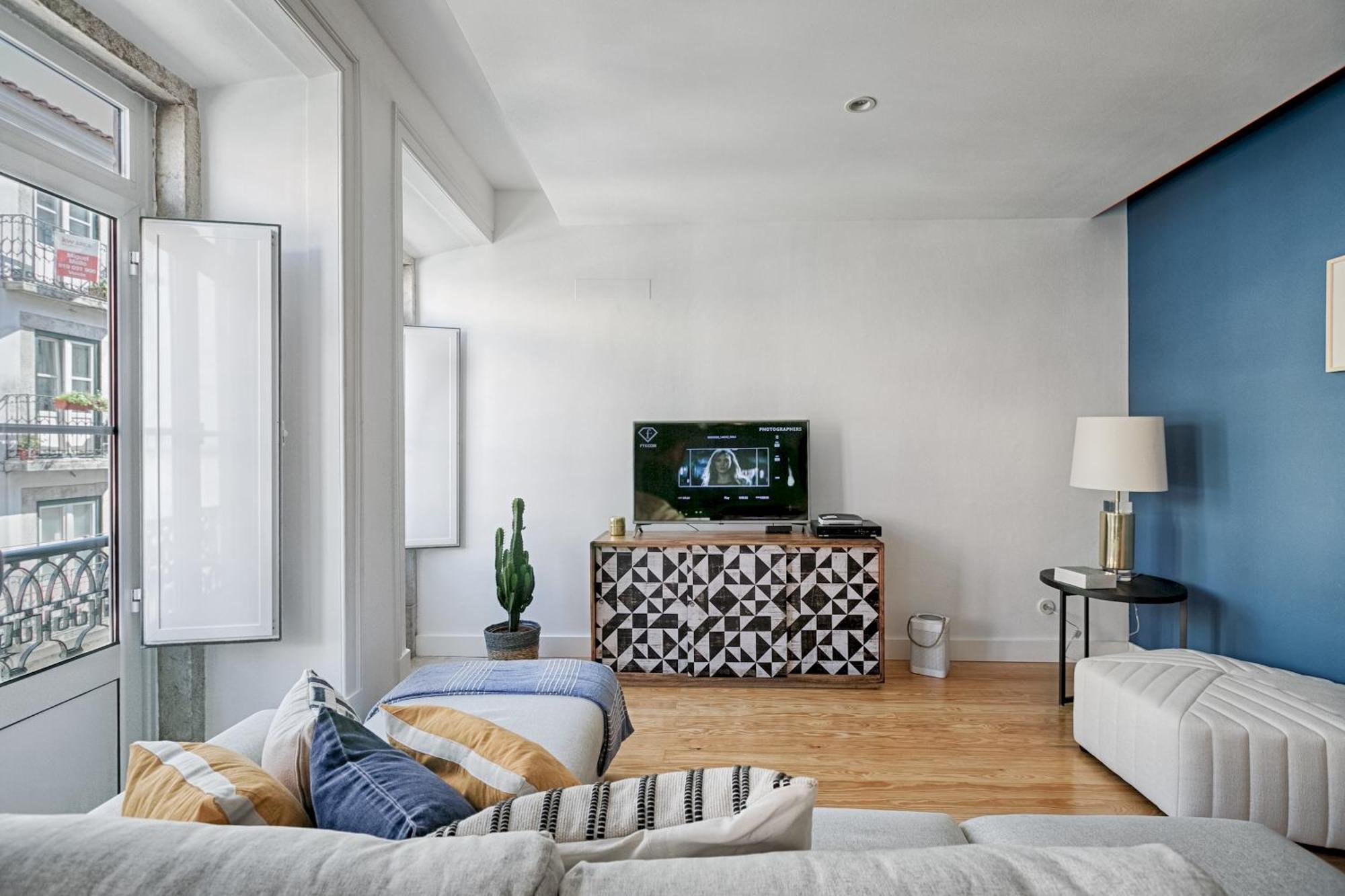 Apartment Deco Gem In Santa Catarina Lisbon