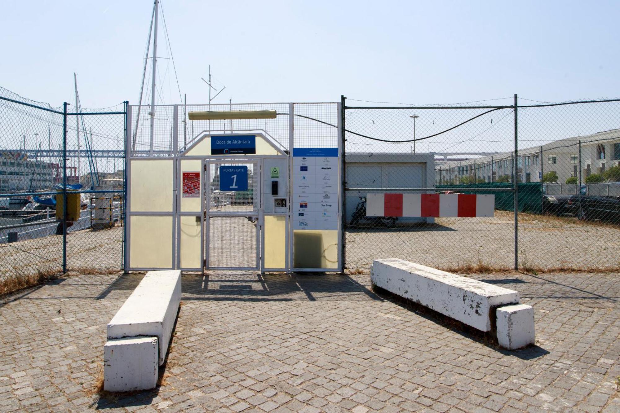 Evamia Boat * Lisbon