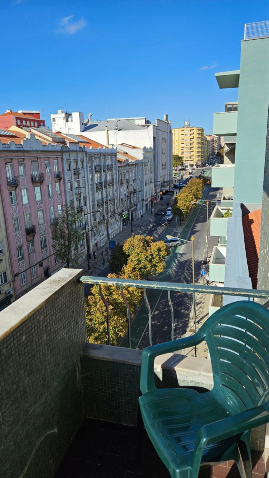 Single Or Double With Balcony Close To Alameda Metro! Lisbon