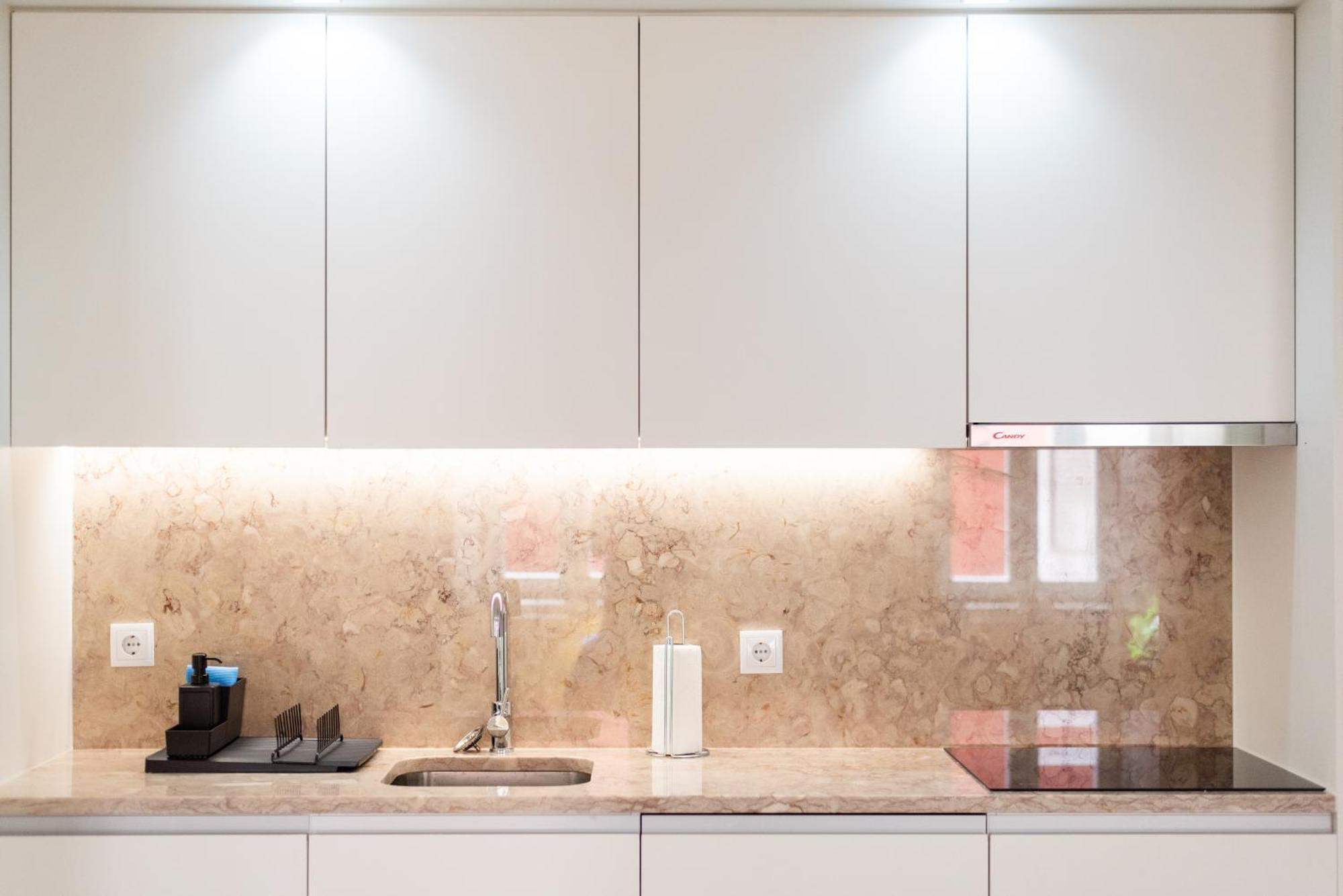 Pardal Rc A - Luxury 2 Bed In Alcantara Apartment