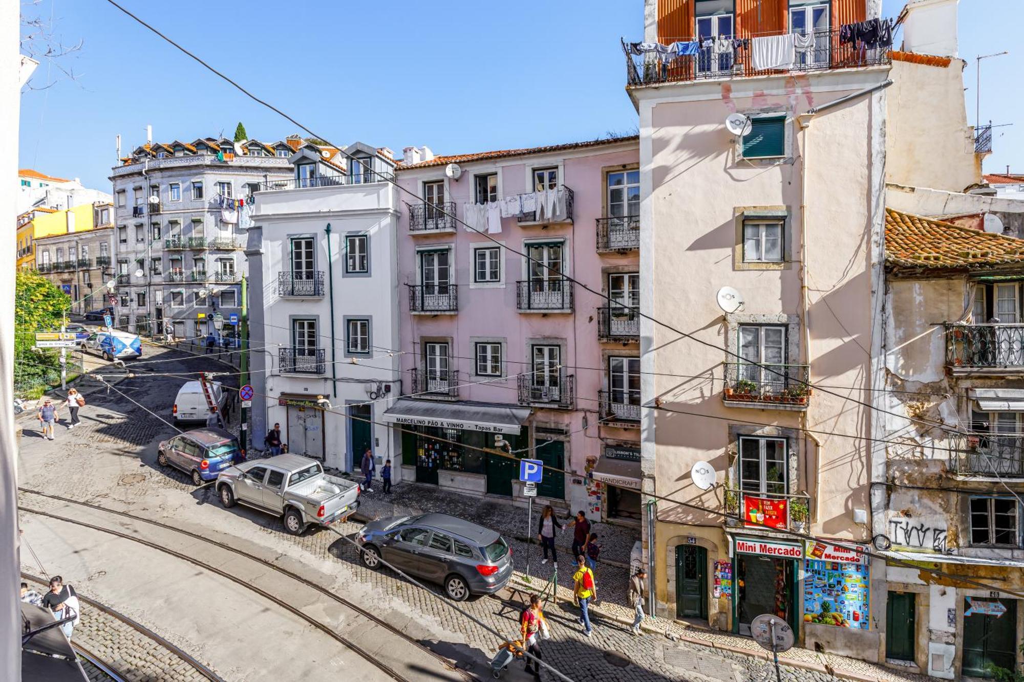 Apartment Typical Alfama-center Lisbon